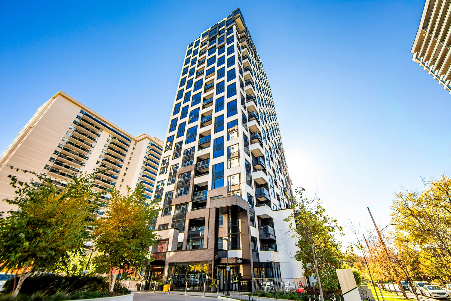 Livmore High Park, Toronto, ON